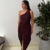 Vestido único borgoña